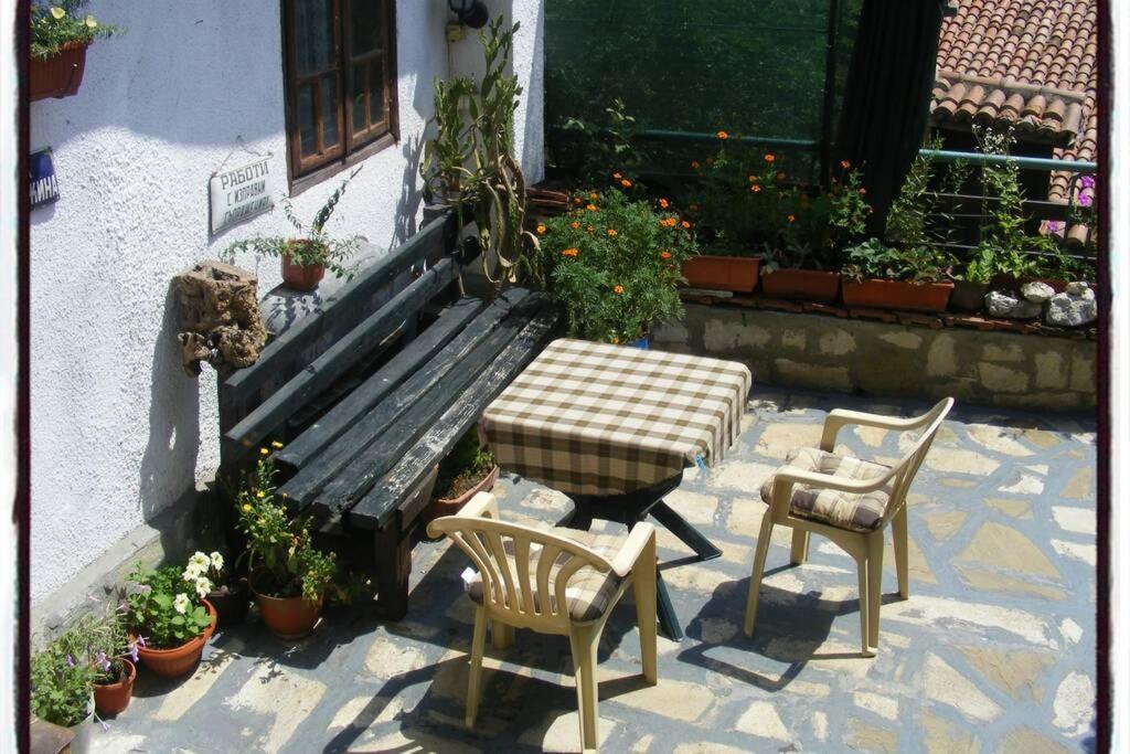 Authentic Guest Stay in the heart of Veliko Tarnovo Студио с изглед към Царевец Екстер'єр фото